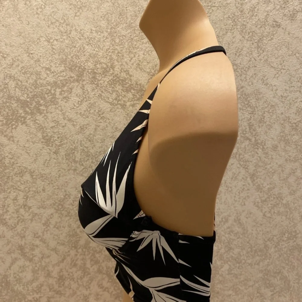Elegant Black and White Birds Of Paradise Bikini Top